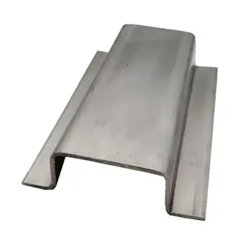 Perfil Omega galvanizado por imersão a quente
